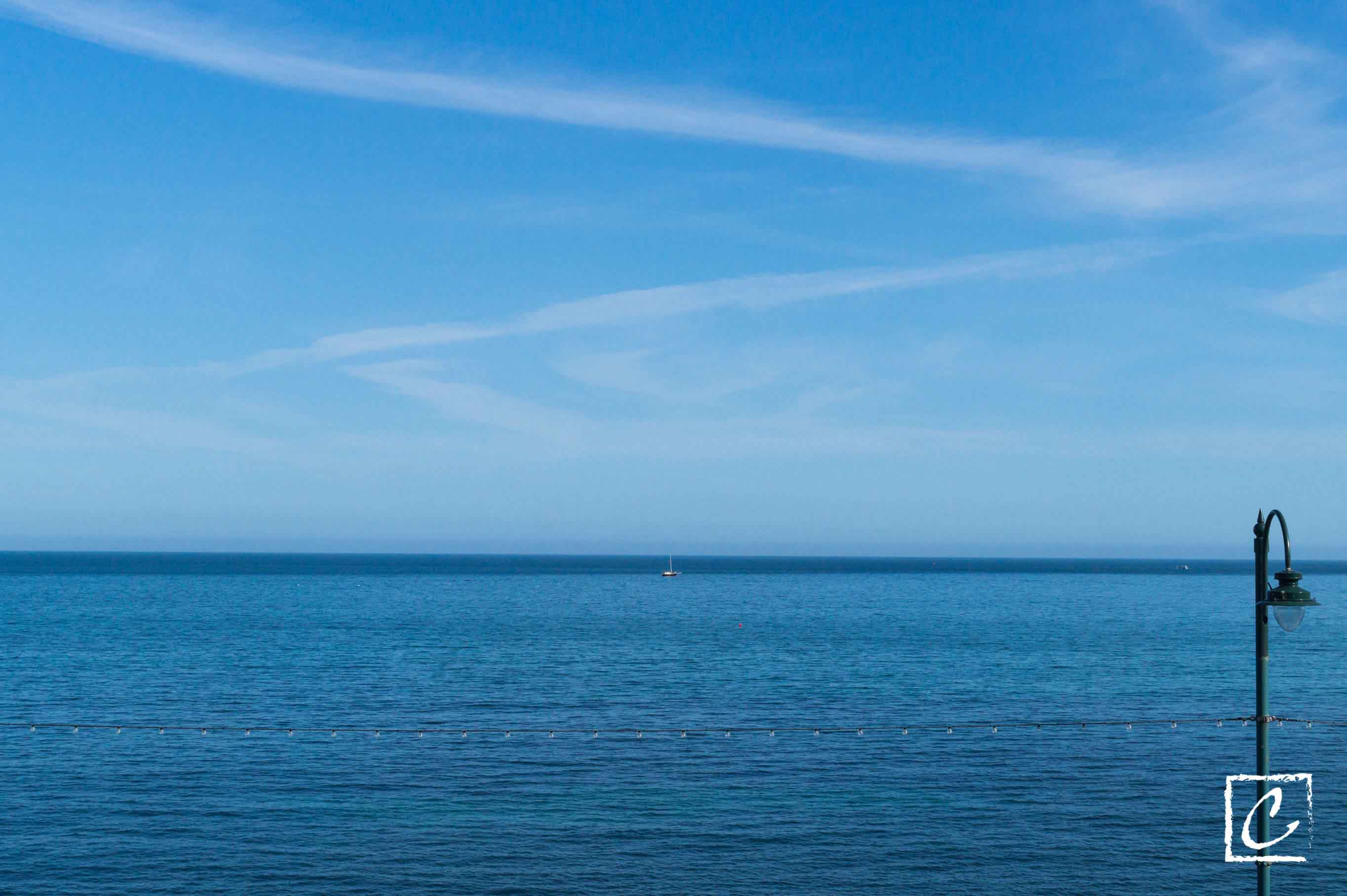 酒店客房里看海景